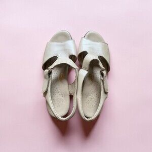 SAS Women's Suntimer Leather Heel Strap Sandal in Pearl Bone 8W